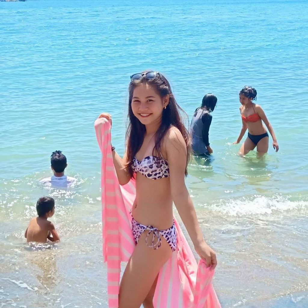 [006-01] 10代フィリピーナのビキニが眩しいっ！Grade9(JC3,14yo)なのに何故かマッチングアプリに登録できる不思議の国フィリピン。そしてガンガン送られてくる画像たち。【112pics】